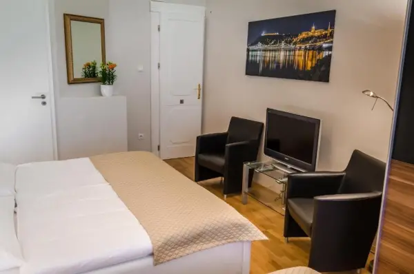 Anabelle Bed and Budapest 10