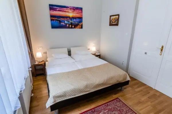 Anabelle Bed and Budapest 8